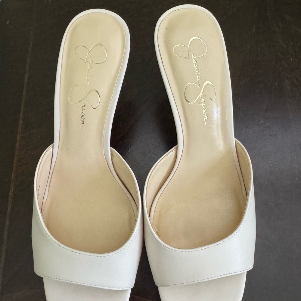 Jessica Simpson Women's Cream Sandals